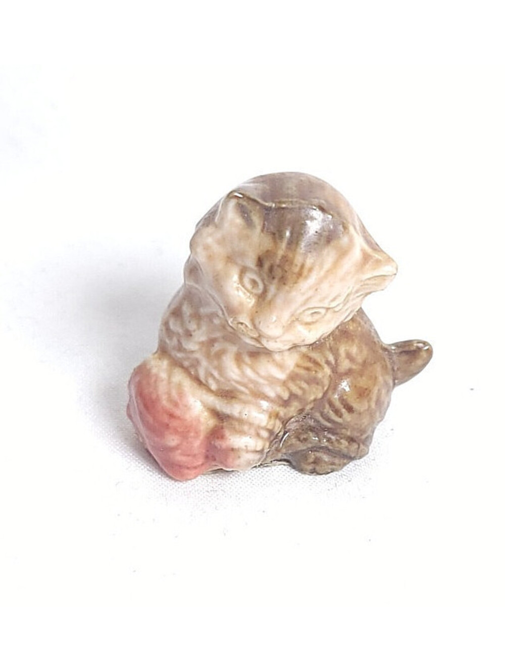 Vintage Wade Whimsies Red Rose Tea Miniature Animal Figures - Kitten (B)